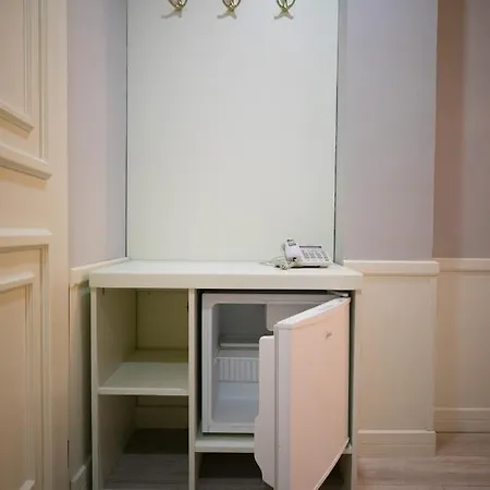 Ξενοδοχείο Lotus 3*