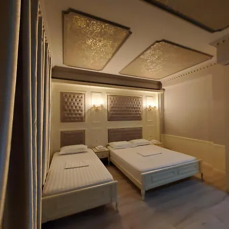 Lotus 3* Тирана